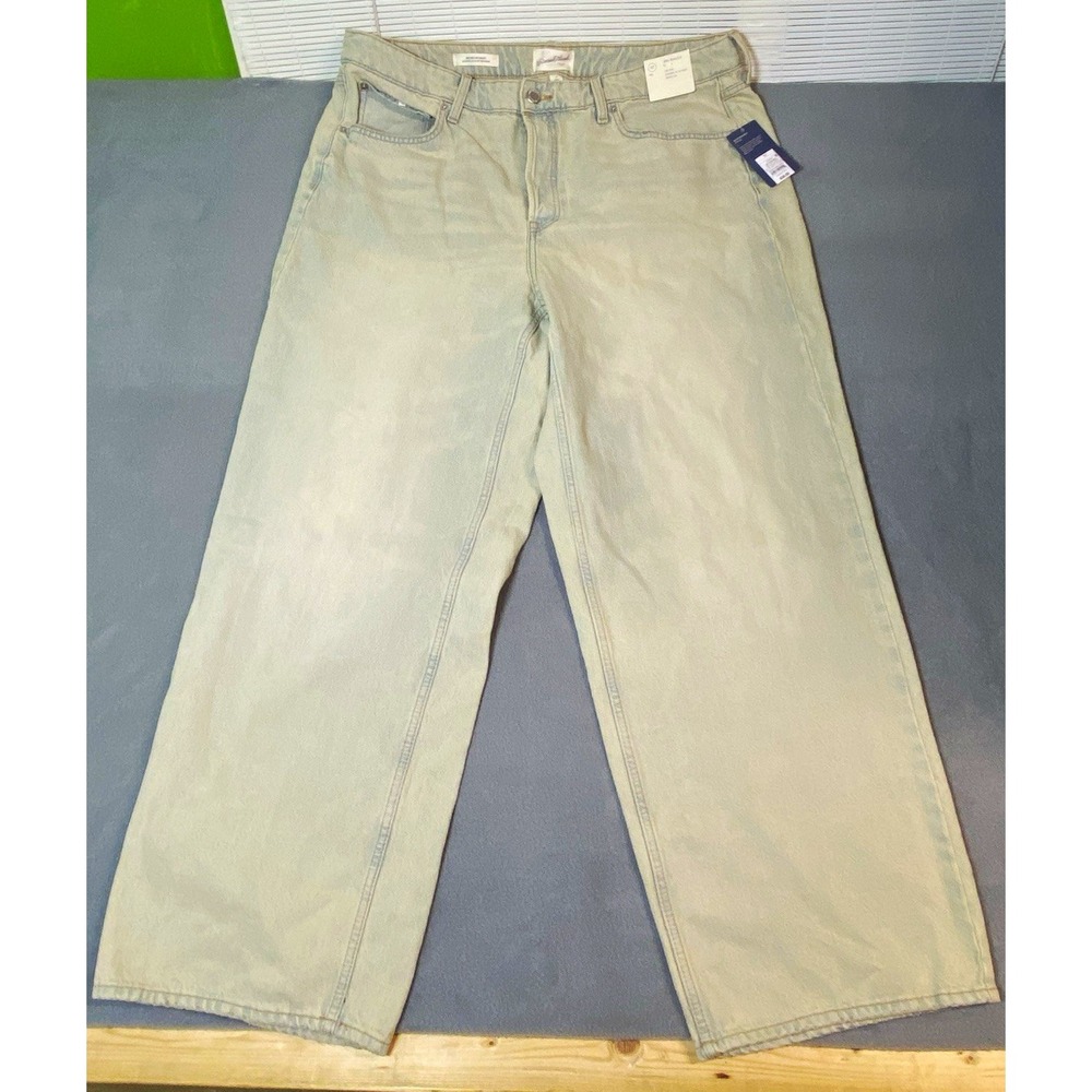 Universal Thread Women's Mid-Rise 90s Baggy Relaxed Light Wash Jeans Y2K